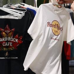 Arrivage Vintage Hard Rock Cafe tee 💫

#vintagetee #hardrockcafe #hardrockcafemerchandise #vintagemerch #manifeststore #montpellier